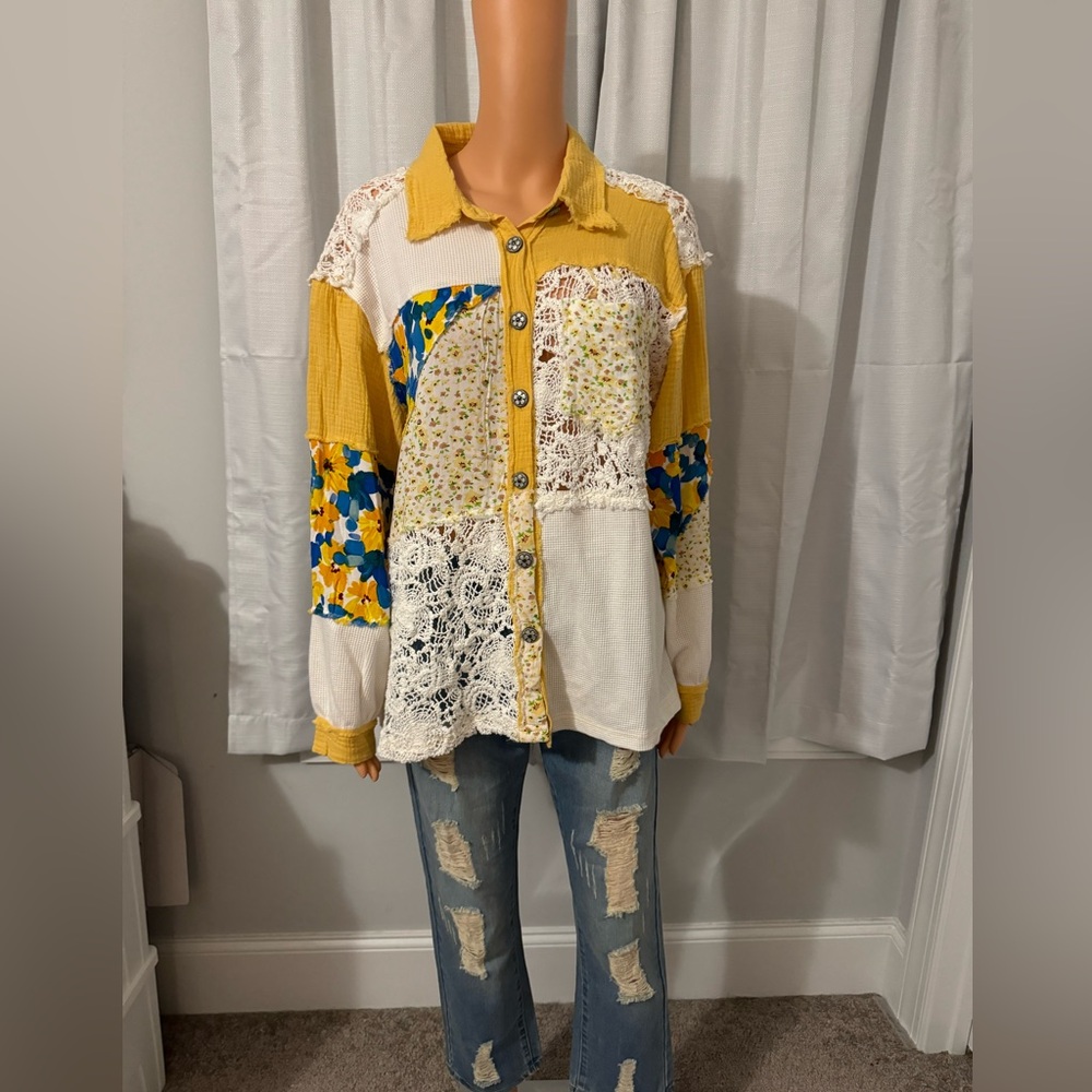 Cool POL size S yellow white blue floral oversized button up long sleeve shirt - Picture 2 of 6